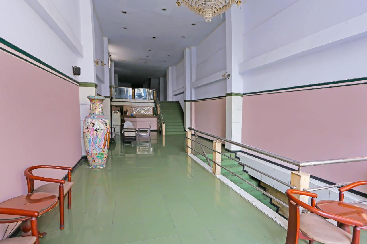 جاكرتا Collection O 92739 Hotel Pintu Besar المظهر الخارجي الصورة