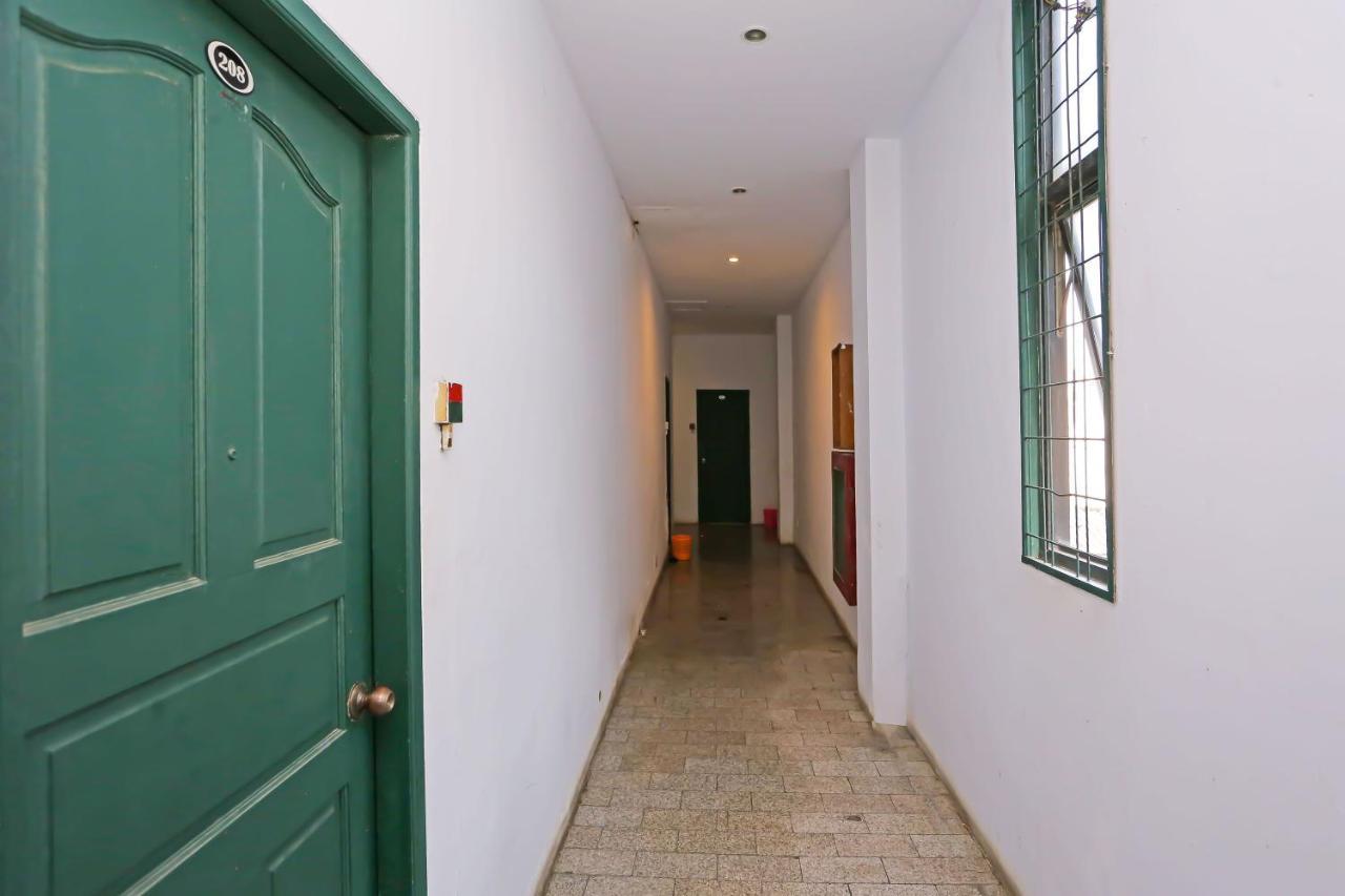 جاكرتا Collection O 92739 Hotel Pintu Besar المظهر الخارجي الصورة